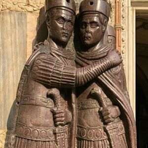 Meet your Posher, Hunter